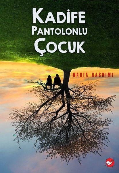 Kadife Pantolonlu Çocuk NADİA HASHİMİ